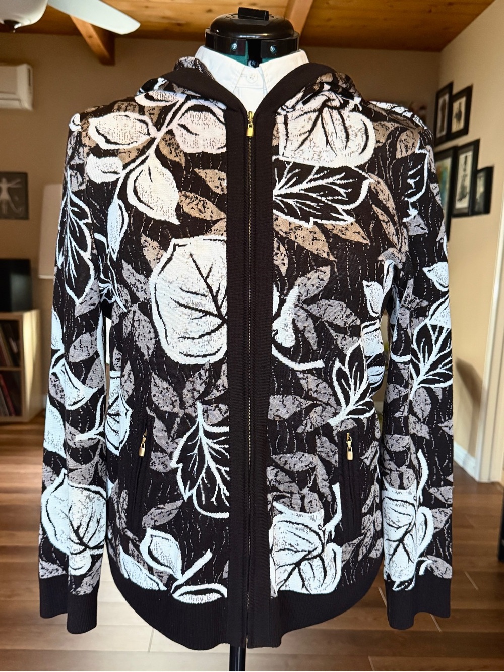 Vintage St. John Brown and White Leaf Print Zip Hoodie Size Large